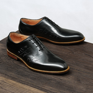 Chaussures habillées en cuir de design tendance avec détails perforés et semelle intérieure amortissante pour hommes, idéales pour les rendez-vous professionnels - Product Image 2