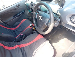 Auto Usado de Calidad a Precio Accesible, Toyota Etios 1.5 Xi 2015, 5 Puertas, Volante a la Derecha - Product Image 2