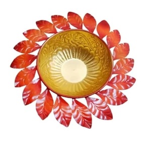 Vente de Gros Décoratif En Métal Urli Diya pour Fleurs Flottantes Beau Diwali Bol Décoratif DiyaAu Meilleur Prix. - Product Image 4