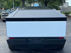 Gran Oferta: Tesla Cybertruck Crew Cab AWD Usado 2024 - Product Image 5