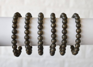 กำไลข้อมือลูกปัดไพไรต์ธรรมชาติ 8 มม. ดีไซน์คลาสสิกขายดีสำหรับคู่รัก เหมาะสำหรับวันครบรอบและการทำสมาธิ - Product Image 6