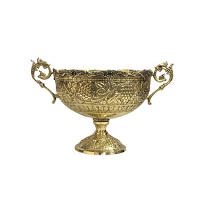 Cuenco de Pedestal de latón decorativo para mesa con diseño en relieve pesado, centro de mesa de comedor con acabado pulido, cuenco de frutas para restaurante - Product Image 1