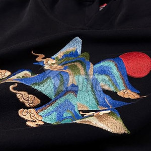 Sweat à capuche moderne à broderies, 100% coton molletonné, chaud, élégant, streetwear, avec poche pour les tenues décontractées d'hiver - Product Image 3