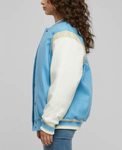 Veste universitaire en gros pour femmes, veste de baseball personnalisée, veste universitaire pour femmes, veste universitaire courte - Product Image 3