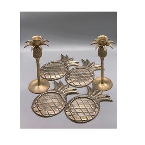 Portavelas de aluminio de color dorado, portavelas de mesa con forma de piña hecho a mano para los más vendidos - Product Image 1