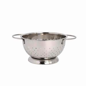 Sleek Shiny Stainless Steel <b>Colander</b> With Comfortable Edge Grip Enhances User Experience In Daily Food Preparation - Product Image 3