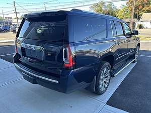 GMC Yukon XL 4WD 2017, transmission intégrale, 4 portes, Denali EcoTec3 6,2 L V-8 essence, automatique, SUV/crossover - Product Image 6