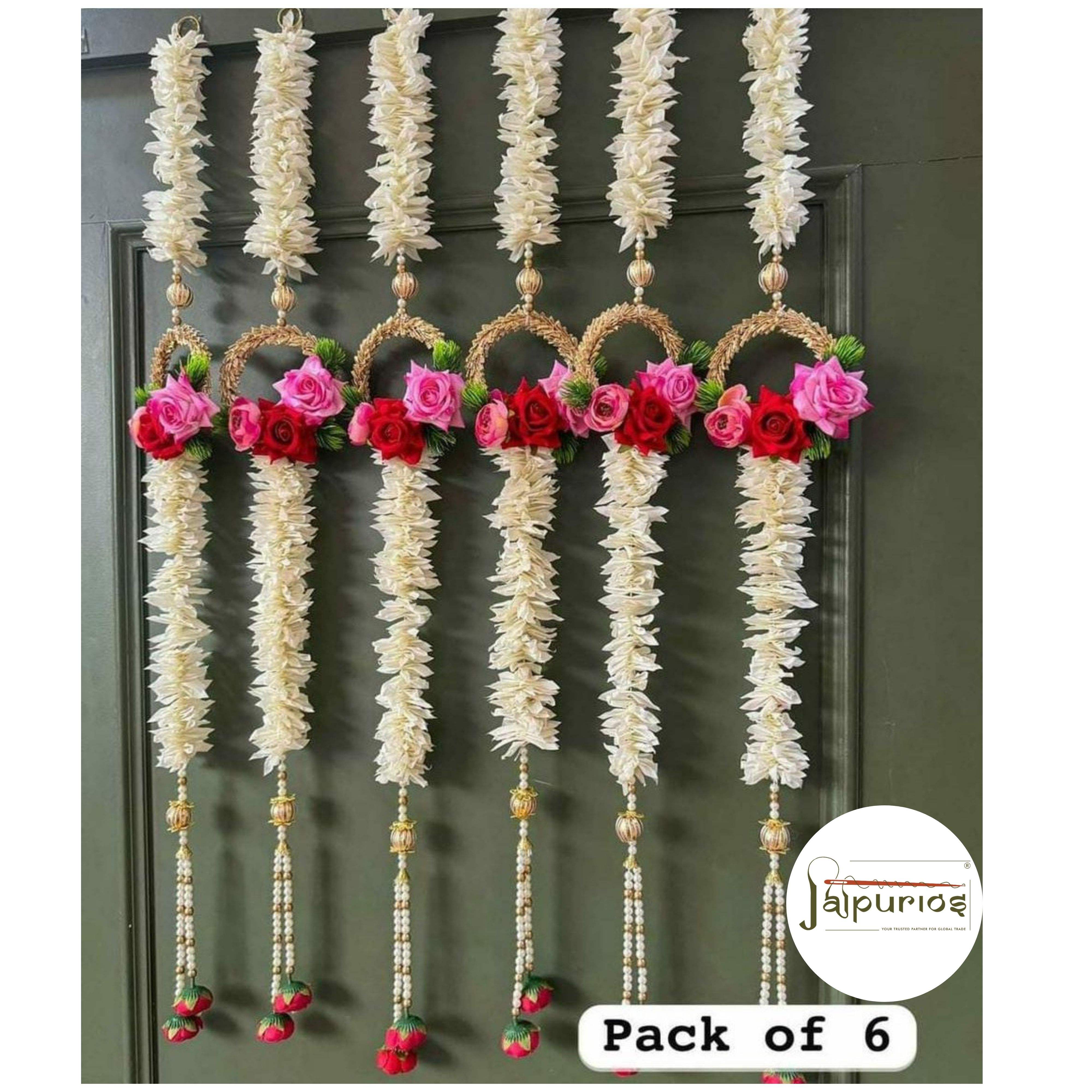 สีชมพูและสีขาว