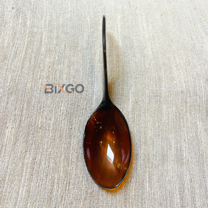 Cuchara de ensalada artesanal más vendida con mango en forma de media luna, hecha en Vietnam - Product Image 2