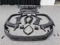 Kit carrosserie large en fibre de verre style Yicku WD pour Lexus LX600 : Lame avant, jupes latérales, diffuseur arrière, aileron et extension d'ailes