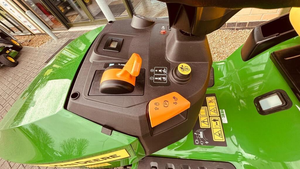 Cortadora de Césped John Deere X350R/X147R Económica, de Gasolina, de Alta Calidad, con 3 Años de Garantía, para el Cuidado de Céspedes Grandes - Product Image 5