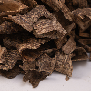 Copeaux de bois d'agar cultivés au Vietnam, résine moyenne, pour encens de qualité Oud 100g - Product Image 2