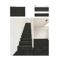 Carreaux d'escalier en porcelaine pour intérieur, commerciaux, modernes et antidérapants, en céramique contemporaine, conception de contremarches d'escalier disponible
