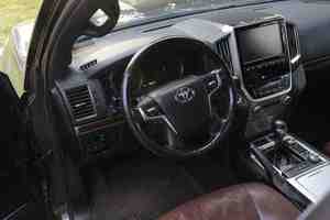 รถ SUV ปี 2024 ความจุมากกว่า 8 ลิตร เครื่องยนต์ V8 ขับเคลื่อน 4 ล้อ พวงมาลัยซ้าย เบาะหนัง กล้องมองหลัง 360 องศา เกียร์อัตโนมัติ หลังคาซันรูฟแบบพาโนรามา - Product Image 6