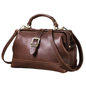 Bolso Bandolera de Cuero Genuino Rojo Marrón Vintage, Impermeable y Ecológico para Mujer, con Correa Cruzada Ajustable, Tamaño Grande - Product Image 1