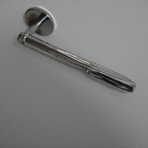 Porte-papier hygiénique en métal vintage avec surface en bronze poli Artisan conçu pour les intérieurs décoratifs - Product Image 1