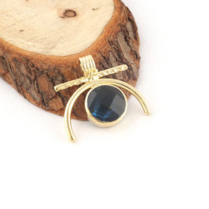 Top Vente 24K Plaqué Or À La Main Londres Bleu Quartz Pendentif Collier En Laiton Matériel Checker Cut Pierre Bijoux Charme - Product Image 1