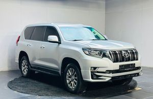 Prado GXR 2.7L (164 HP) 4WD (7 Plazas) de Primera Calidad, Excelente Estado, Mejor Oferta - Product Image 2