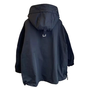 Chaqueta cortavientos de lona transpirable bordada personalizada unisex en blanco y negro con su propio estilo de logotipo y texto - Product Image 5