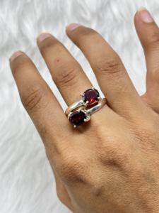 พลอยโกเมนธรรมชาติทำด้วยมือและแหวนเงินประดับเพชรทรงรีสำหรับงานแต่งงานของผู้หญิงหรืองานเลี้ยง - Product Image 3