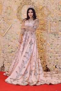 ชุดเดรสผ้า caftan สำหรับงานแต่งงานที่มีสีสันสวยงามมาใหม่ล่าสุดประดับด้วยลูกปัดแก้วคริสตัลหินและ dabka zardozi - Product Image 2