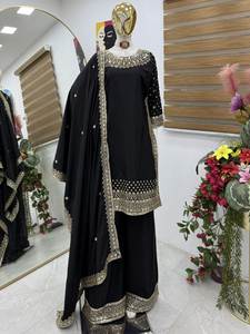 Chinon Modern Party Lehenga Costume pantalon Kurta imprimé sur le devant et le dos avec Dupatta en tissu Reyon - Product Image 2