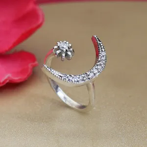 Bague délicate en argent sterling 925 pour femme, motif géométrique lune et étoile, avec zircon ovale, plaqué rhodium - Product Image 1
