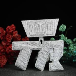 Colgante Redondo Brillante con Inicial de Moissanita, VVS, Estilo Hip Hop, Joyería de Plata 925 para Hombre y Mujer de Phoenix Enterprise - Product Image 1