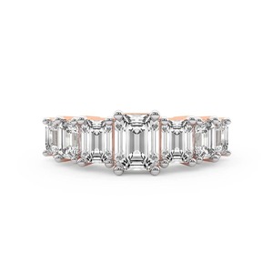 Bague d'anniversaire de luxe en or massif 14 carats avec diamant de laboratoire taille émeraude 2,00 carats, couleur FG, clarté VS, 7 diamants, prestige haute carat - Product Image 1
