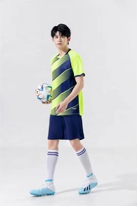 Uniforme de football Vêtements de football confortables pour adultes avec nouveau design Séchage rapide professionnel de haute qualité - Product Image 2