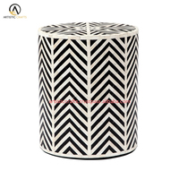 Tabouret moderne artisanal en bois de haute qualité avec incrustation d'os fabriqué à la main avec une portabilité qualifiée pour les chambres d'hôtel et les villas