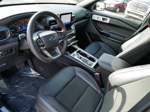 Venta de Modelo de Exportación 2023 para ST-Line, Vagoneta de 4 Plazas, 2.3L EcoBoost Turbo, Volante a la Izquierda, Caja de Cambios Automática, Asientos de Cuero, Cámara Trasera - Product Image 6