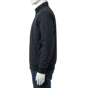 เสื้อแจ็คเก็ตคอตั้งผู้ชาย ผลิตจากเส้นใยโพลีเอสเตอร์ย้อมสีแบบเป็นมิตรต่อสิ่งแวดล้อม ผ้าทนทาน น้ำหนักเบา ทันสมัย เหมาะสำหรับกิจกรรมกลางแจ้ง ขายส่ง - Product Image 5