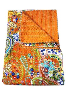 Boho Kantha ผ้าห่มผ้าฝ้ายแบบกลับด้านได้ทำด้วยมือผ้าห่มเย็บปะลายดอกไม้วินเทจชนเผ่าอินเดีย Gudari หลากสี