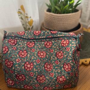 Neceser de tocador con estampado de bloque de mano Premium para mujer, neceser de viaje para cosméticos, neceser indio hecho a mano y kit de maquillaje de lujo - Product Image 1