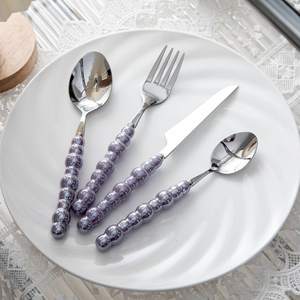 Juego de 4 cubiertos de acero inoxidable, utensilios de cocina ideales para regalos de mesa, uso diario en el hogar, cubiertos con mango elegante, aptos para lavavajillas - Product Image 1