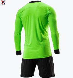 Camiseta de Fútbol Premium 100% Poliéster con Impresión de Logotipo Personalizado, Secado Rápido y Transpirable para Uniforme Oficial de Equipo, Directo de Fábrica OEM - Product Image 2