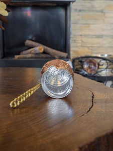 Cafetière turque classique en cuivre et bois avec poignée, vaisselle, tasse à café, décoration de table pour la maison, la cuisine, le restaurant, l'hôtel, les fêtes - Product Image 2