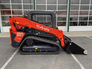 Tractor Kubota LA324 de 25 HP con Tracción en las 4 Ruedas, Color Rojo, con Cucharón Cargador Frontal - Product Image 3