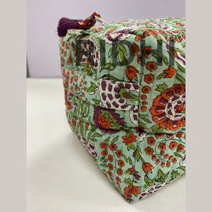 Sac matelassé réutilisable et écologique grand format vert menthe pastel avec fermeture éclair, multi-usage, imprimé sur mesure, pour cosmétiques et courses - Product Image 6