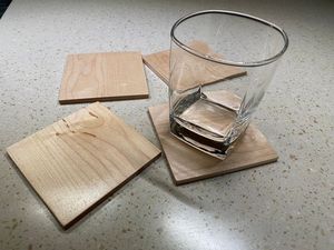 Sous-verre classique en bois d'acacia 100% de haute qualité, matériau écologique avec logo personnalisé pour l'hôtellerie et la restauration - Product Image 6