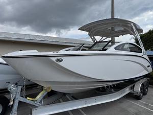 Yamaha 275SD 2025 Usada, 27 pies, 250 HP, Motor Doble de 1.8L SVHO Supercargado, 500HP, Embarcación de Trabajo, Remolcador, con Remolque - Product Image 6