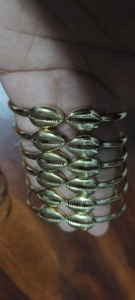 Cowrie Manchette simple en argent et or pour bracelet pour hommes et femmes Pièce de déclaration Bijoux unis pour elle - Product Image 6