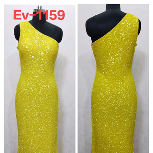 Vestido de noche con cuentas a mano y un hombro amarillo limón - Product Image 4