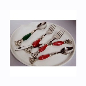 Juego de 5 cubiertos de acero inoxidable usados en la cocina, mesa, café, uso doméstico, cubiertos plateados, manijas de diferentes colores - Product Image 5