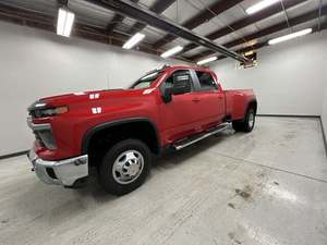 Chevrolet Silverado 3500HD LT 2024 USADO EN BUEN ESTADO, Cabina Doble, 4x4, Volante a la Izquierda, Cuero Oscuro, R19, Automático, Techo Solar - Product Image 2