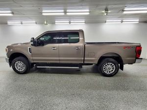 Superbe pick-up F-250 Super Duty d'occasion 2022, automatique, 385 CV, transmission V8 6.2L - Product Image 4
