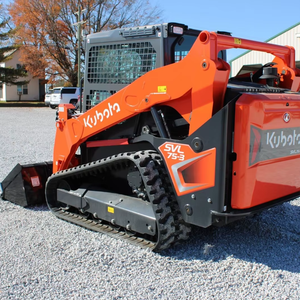 2024 Kubota SVL75-3 Skid Steer haut débit hydraulique caméra de recul commandes pilotes 6ft attache rapide seau 16 pouces pistes en caoutchouc - Product Image 6