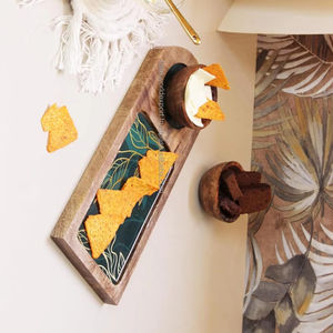 Plateau de service quotidien en bois avec imprimé émail Plateau de petit-déjeuner décoratif pour restaurants et maison pour mariages Diwali Parties By FWE - Product Image 1