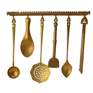 Organizador colgante para utensilios de cocina, soporte giratorio para cucharas y espátulas, con diseño moderno. - Product Image 1